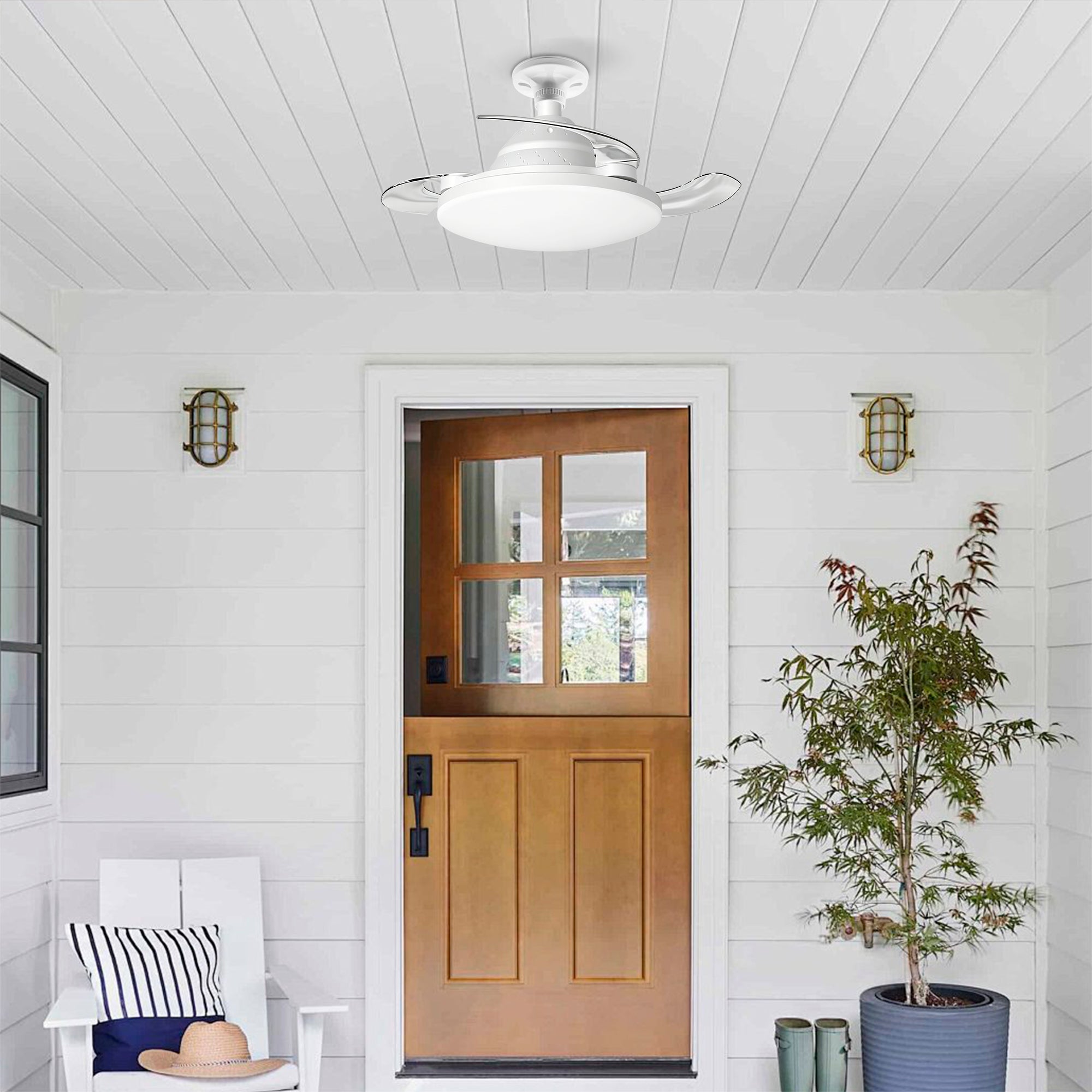 Bulb-Type Small Size Ceiling Fan With Retractable Blades