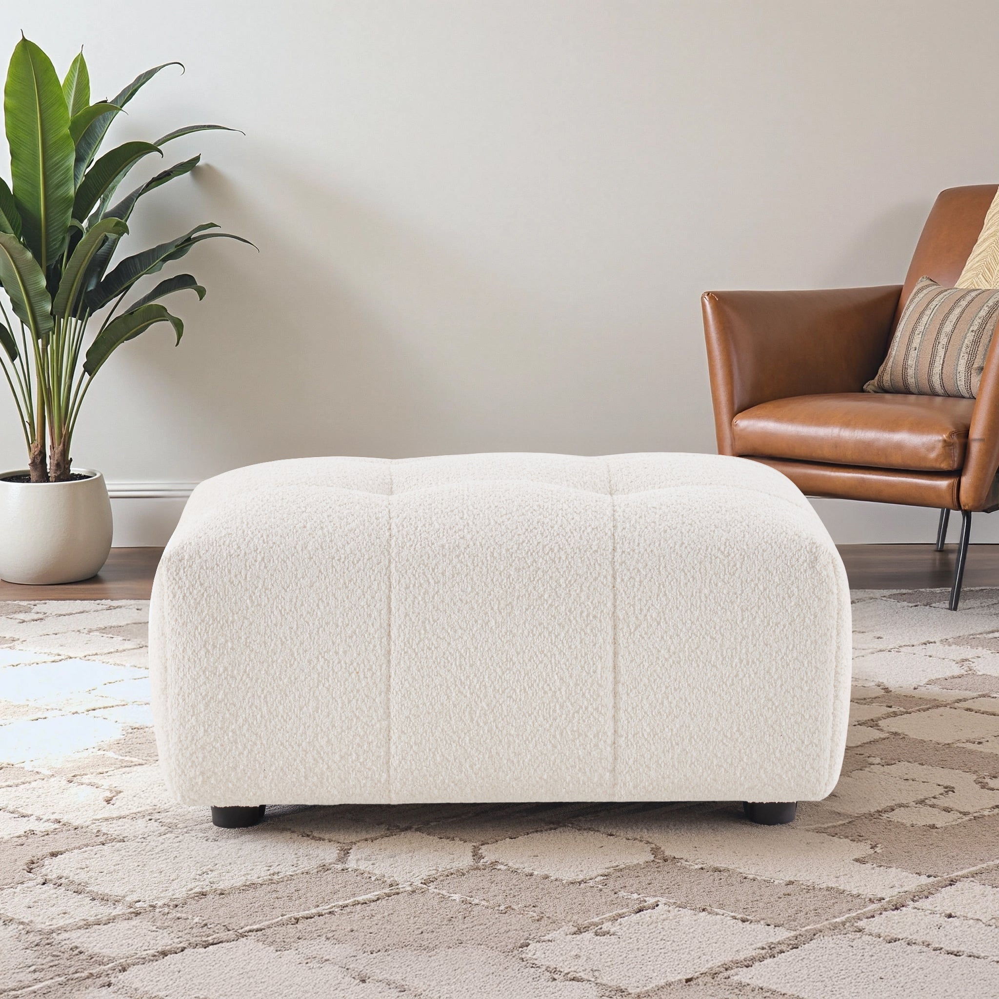 Kaynes Chic Tufted Ottoman