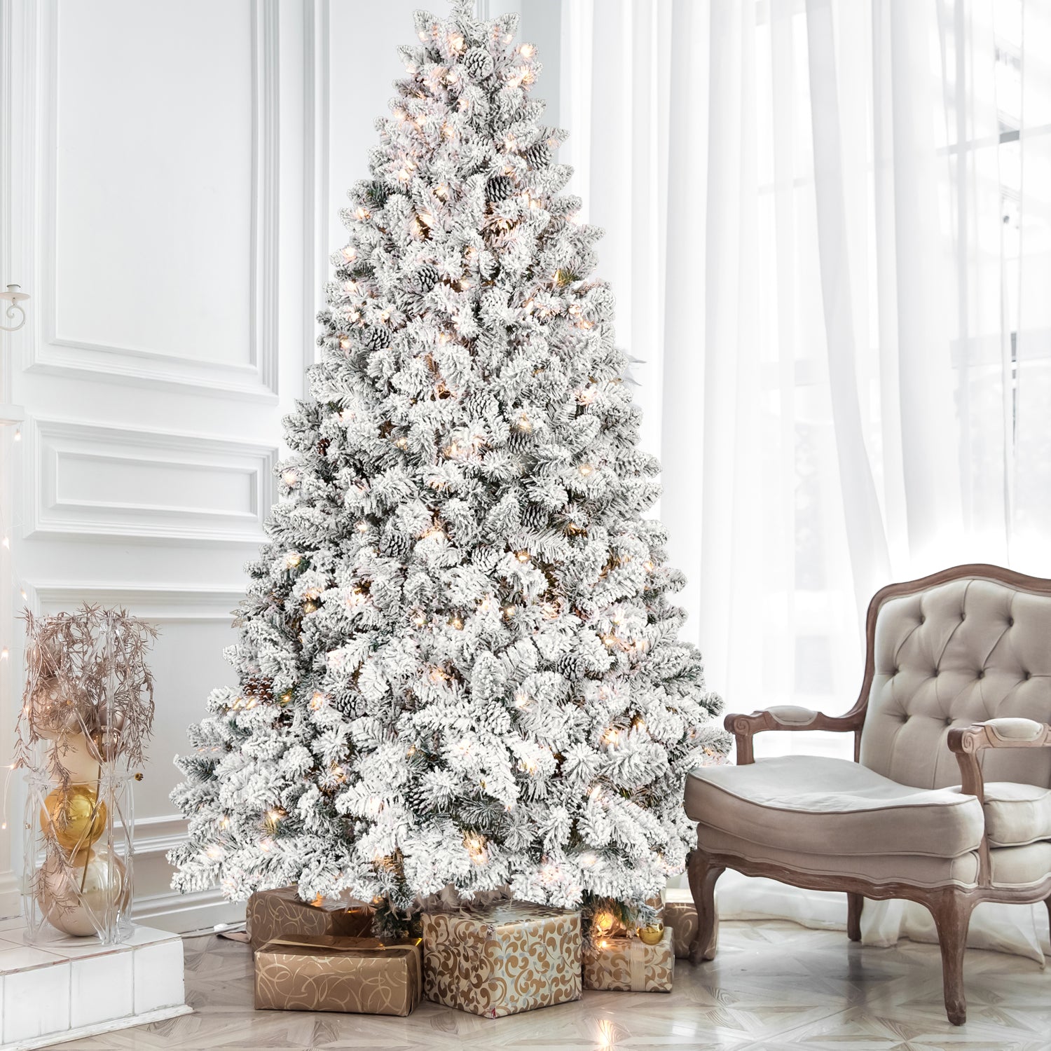 8FT Flocked Christmas Tree with 700 UL Lights