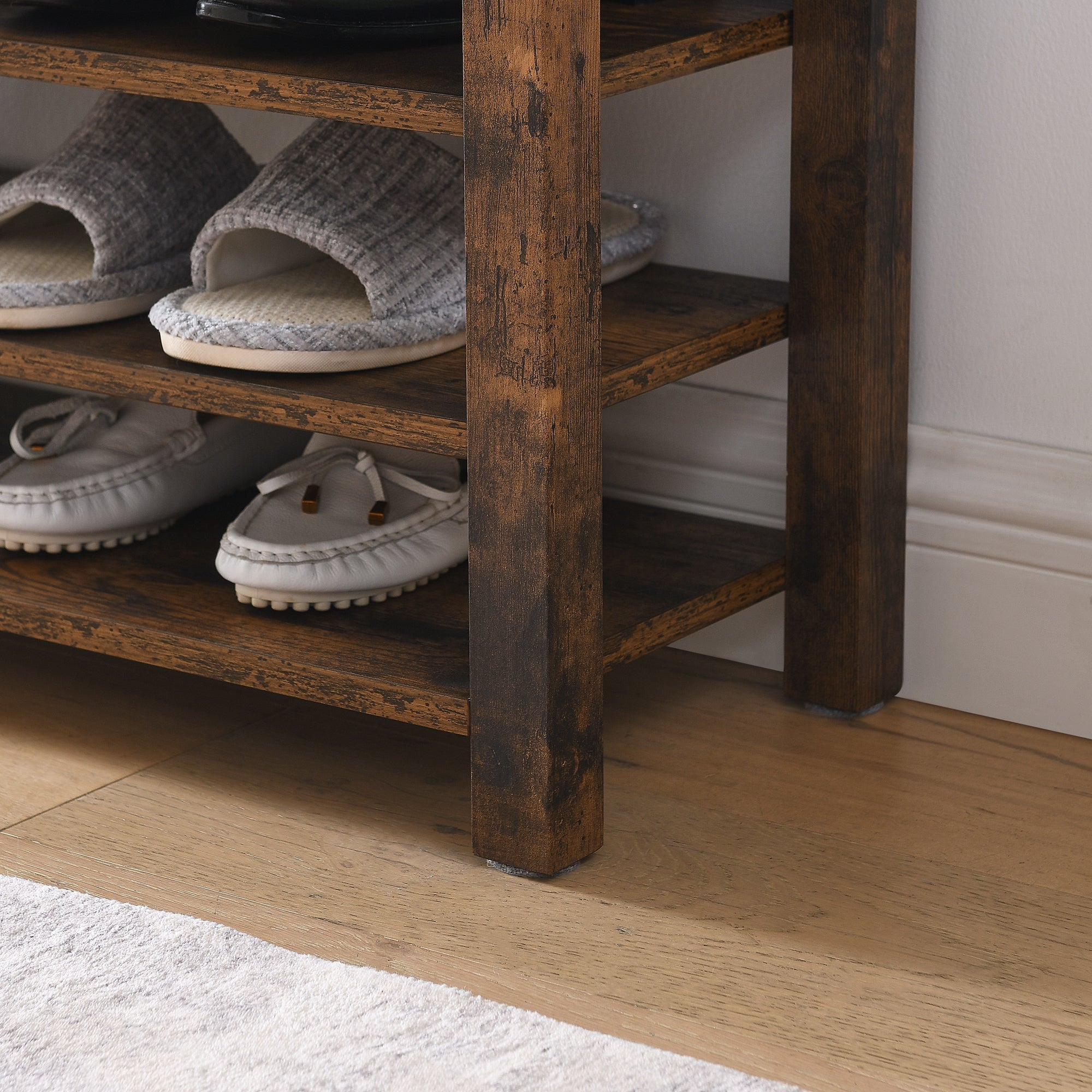 Height-Adjustable Shoe-Changing Bench