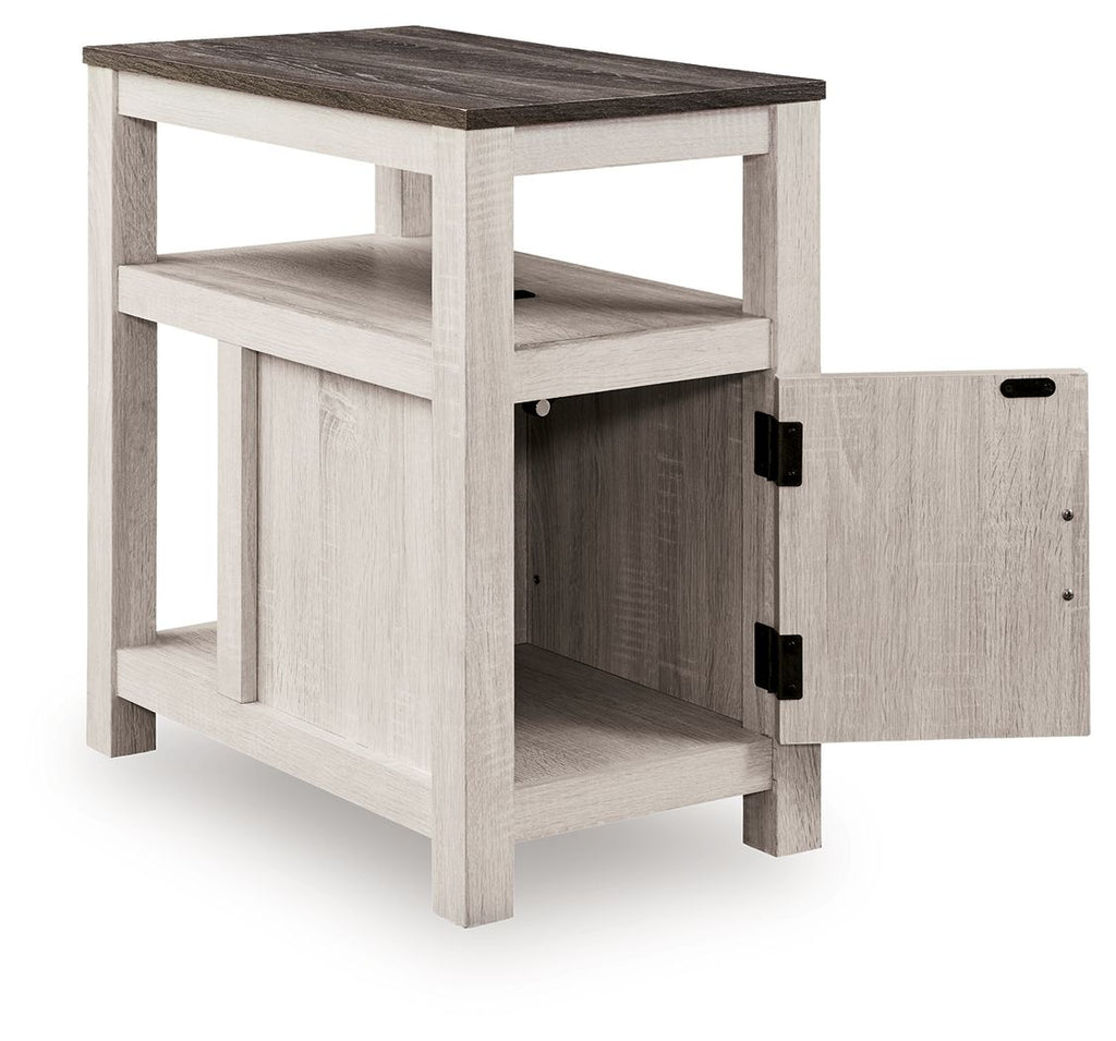 Fendenmore - Chair Side End Table