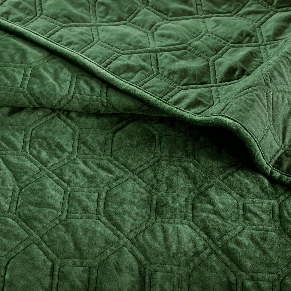 3 Piece Velvet Quilt Set