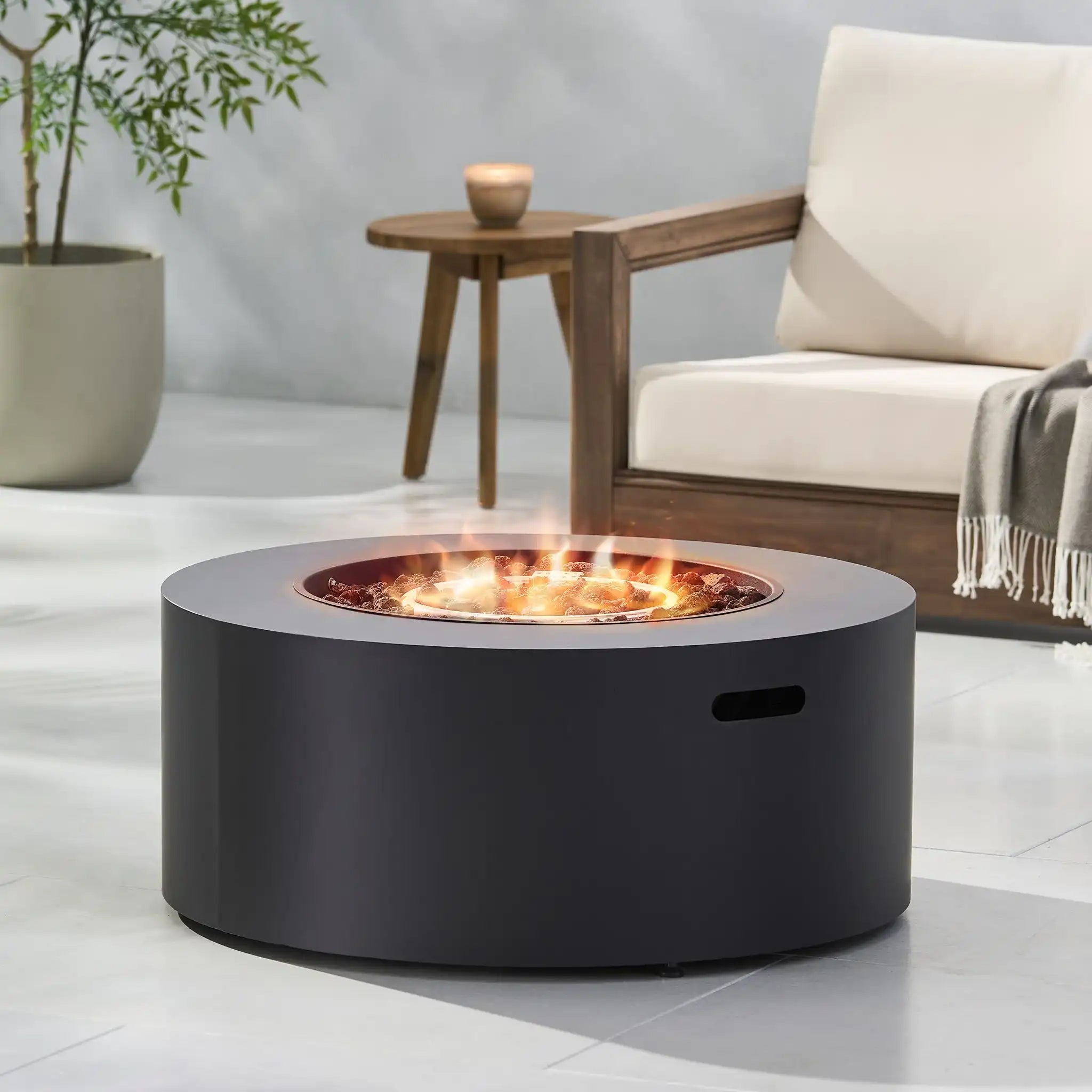 Round Iron Fire Pit With 40,000 Btu