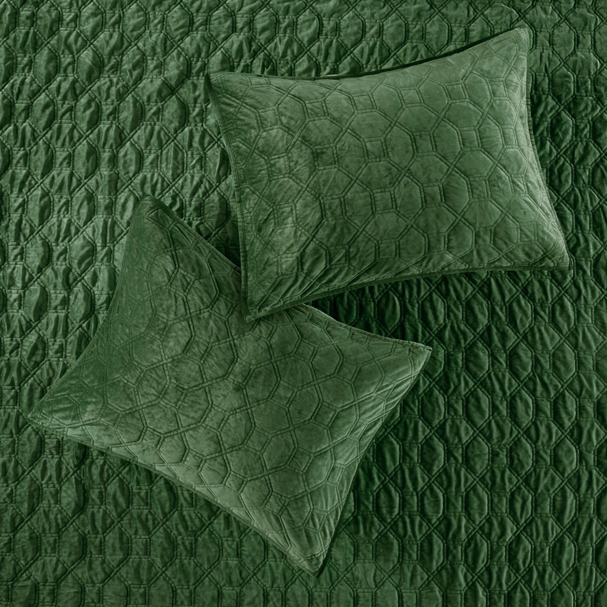 3 Piece Velvet Quilt Set