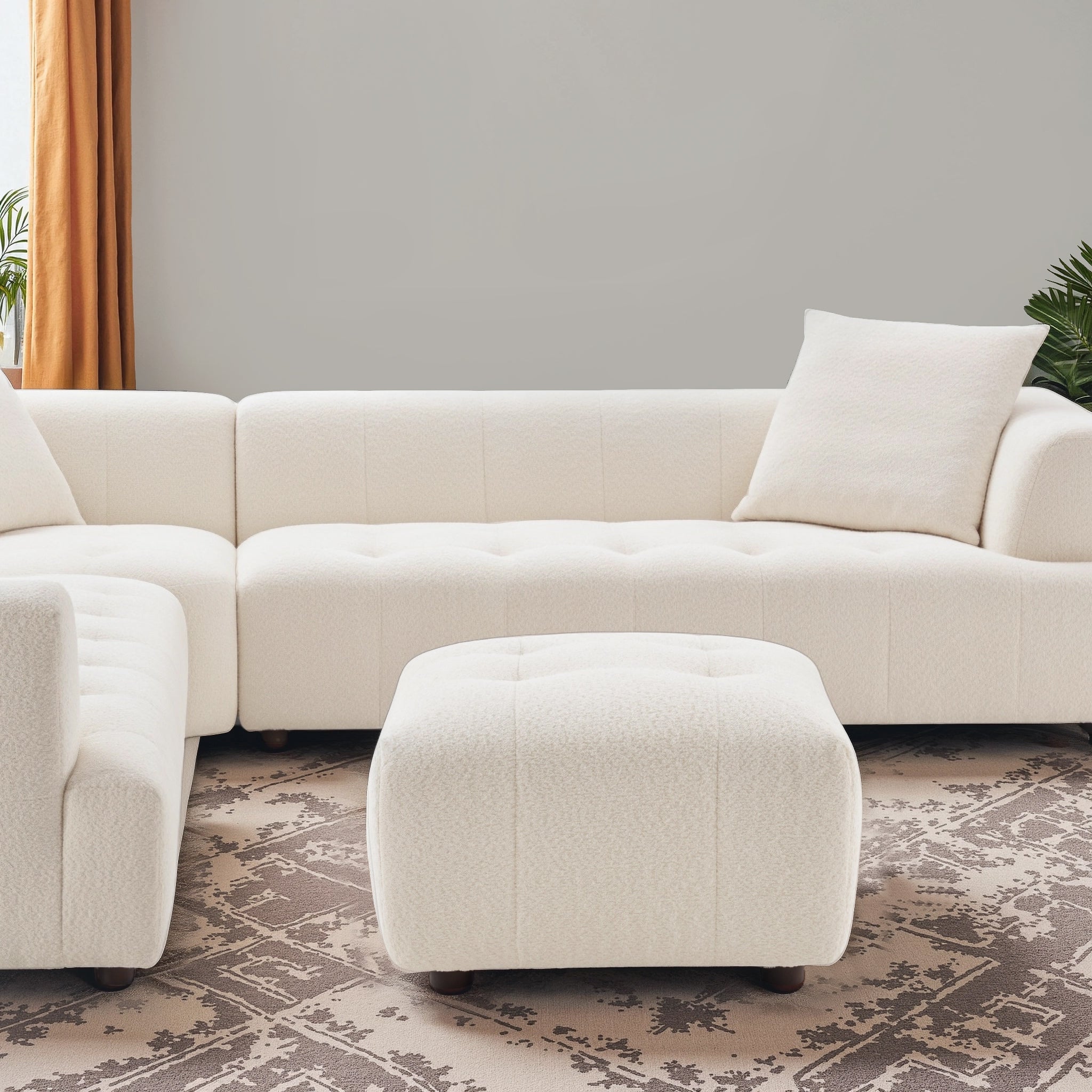 Kaynes Chic Tufted Ottoman
