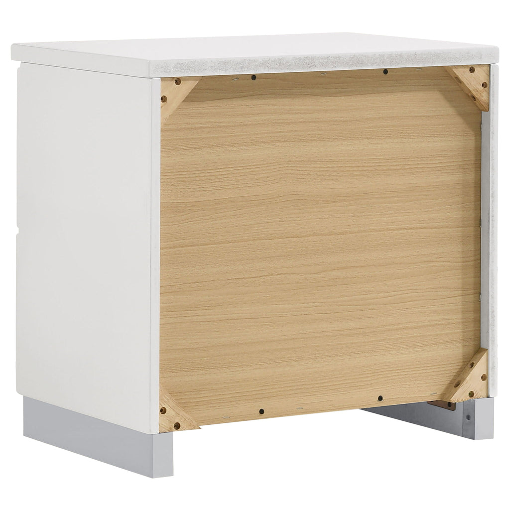 August - 6 Piece Queen Panel Bedroom Set With LED Lighting - White
