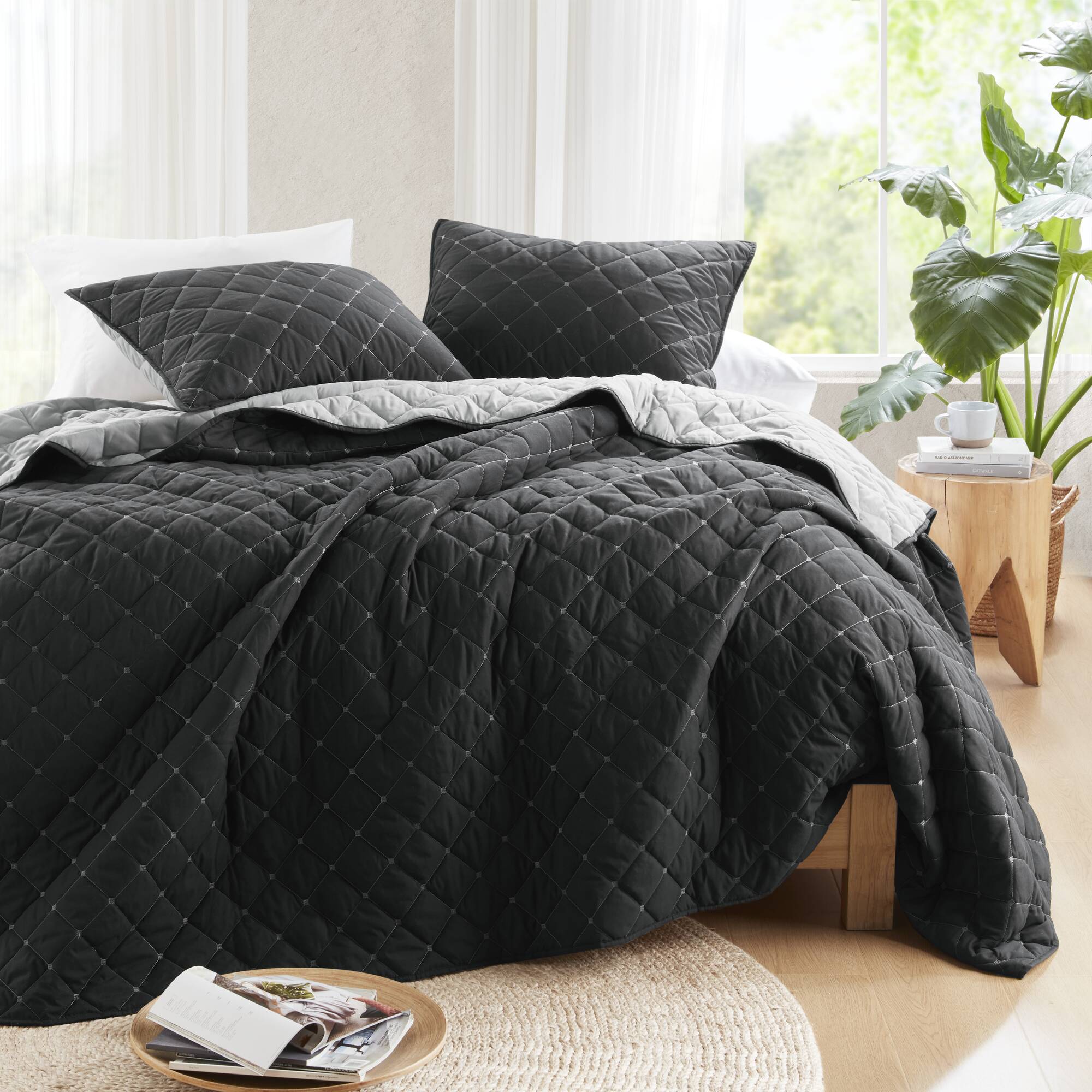 7 Piece Stripe Comforter and Quilt Set - King/Cal King
