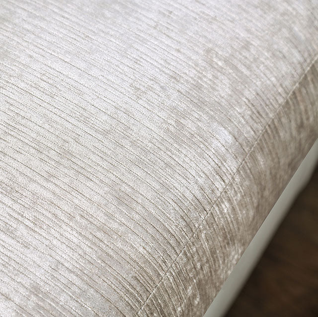 Benigno - Love Seat